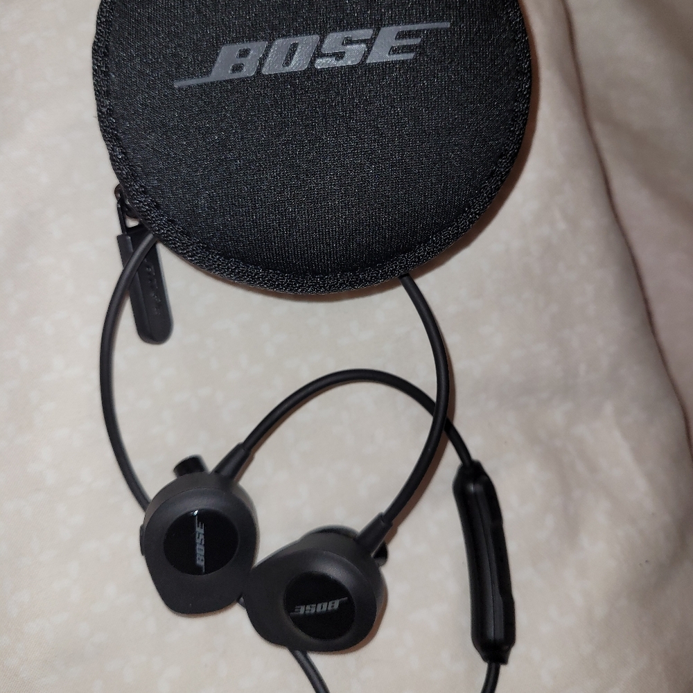 BOSE SoundSport Wireless Headphones, Black